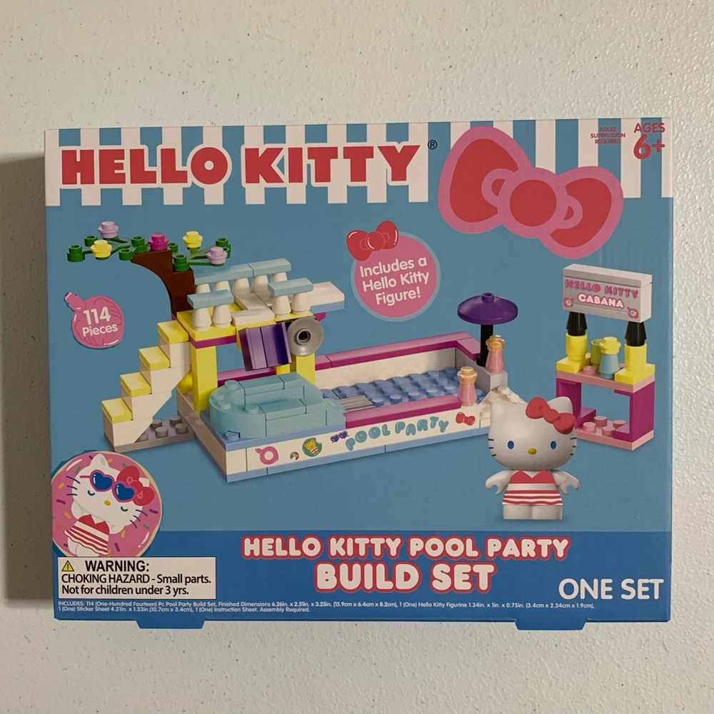 Hello Kitty Pool Party Building Set-New - Picture 5 of 6